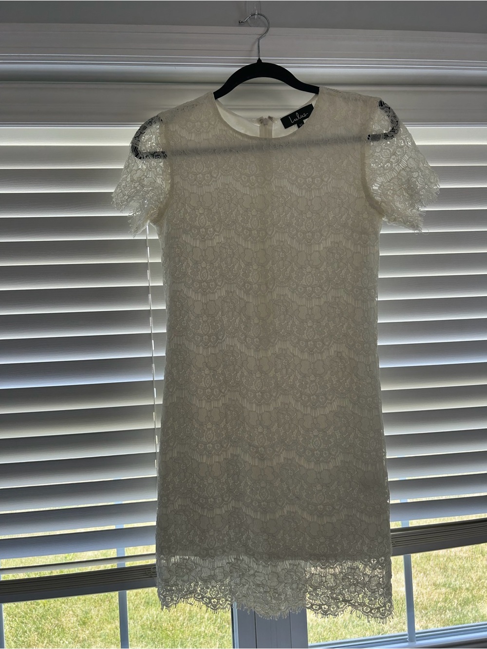 Lulu's White Lace Short Sleeve Shift Dress